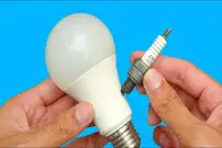 (ویدئو) یک ترفند ساده برای تعمیر لامپ LED قدیمی با شمع خودرو