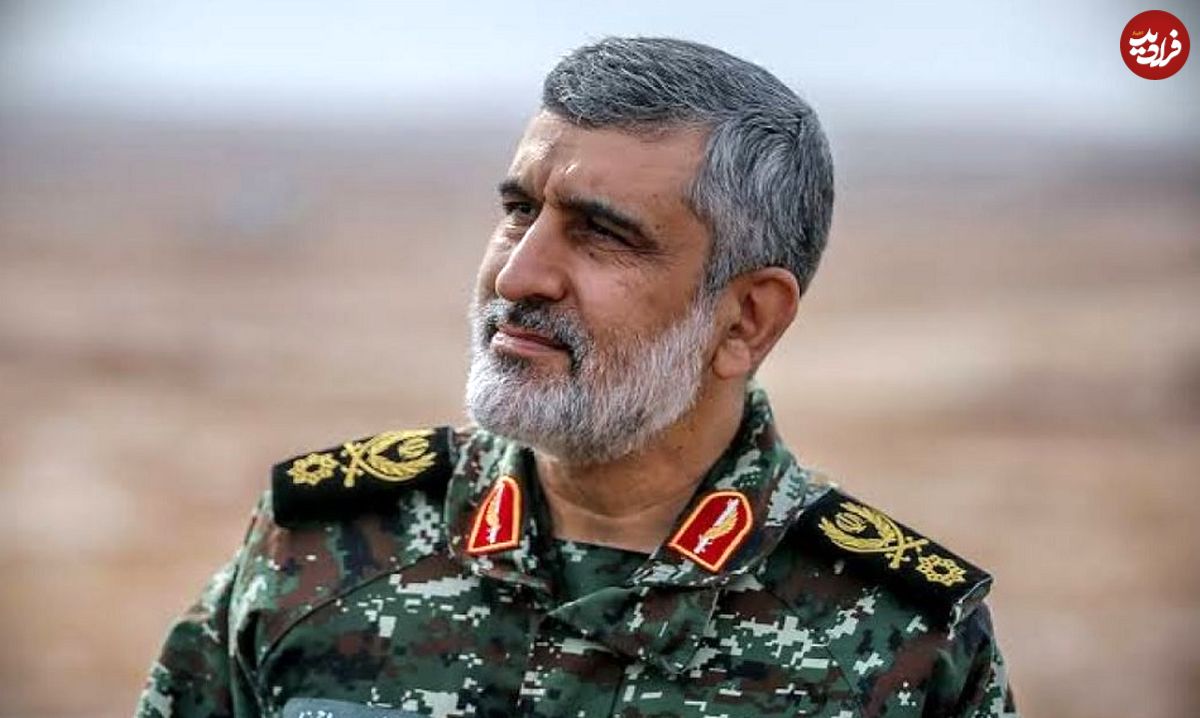 عکس؛ سفر به تاریخ؛ «سردار حاجی زاده» در کنار «شهید صیاد شیرازی» در جبهه؛ دهۀ 60