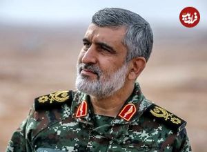 عکس؛ سفر به تاریخ؛ «سردار حاجی زاده» در کنار «شهید صیاد شیرازی» در جبهه؛ دهۀ 60