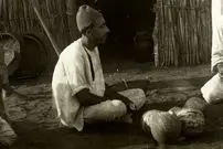 عکس| سفر زمان؛ کشاورزان عهد قاجار در حال نماز خواندن، هندوانه خوردن و قلیان کشیدن