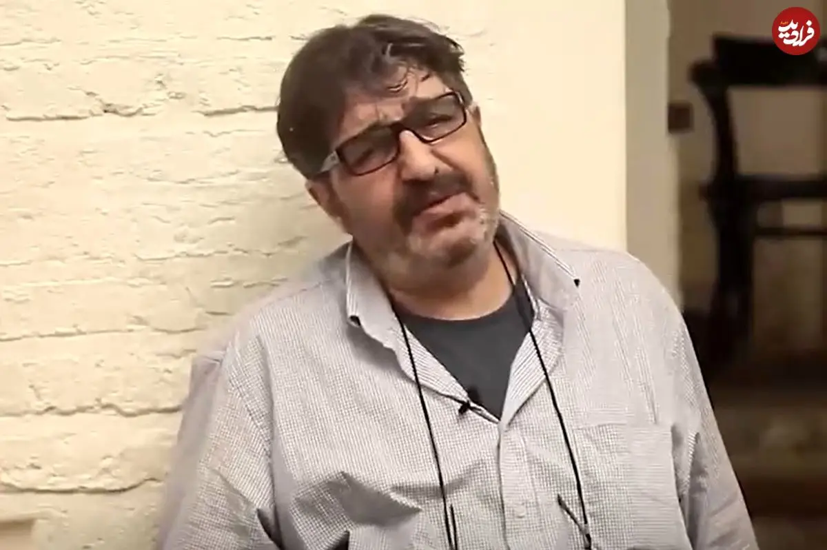 عکس| سفر زمان؛ «مسعود کیمیایی» در حال مرتب کردن موهای «محمد صالح علا»؛ 40 سال قبل