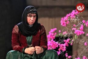 عکس| سفر در زمان؛ «روناک» سریال نون خ در کنار برج آزادی در 27 سالگی