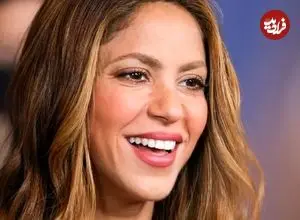 عکس| سفر در زمان؛ «شکیرا» در یک فروشگاه در نیویورک؛ سال 1384