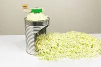 (ویدئو) چگونه قوطی فلزی رب گوجه را به رنده کلم تبدیل کنیم؟