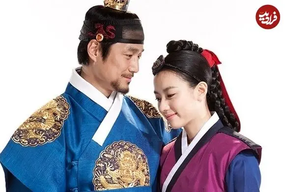 عکس| سفر زمان؛ «امپراتور سوکجونگ و دونگ‌یی» در حال بریدن کیک در جشن پایان سریال دونگ‌یی