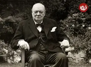 عکس| سفر در زمان؛ «چرچیل» در حال سخنرانی در یک کارخانه مهمات‌سازی؛ سال 1294