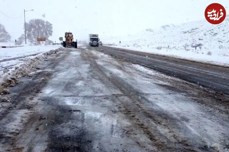 ببینید| حجم و ارتفاع باورنکردنی برف در این گردنه کشور 