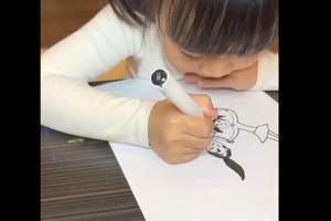 (ویدئو) نقاشی های شگفت انگیز یک دختر بچه باهوش با خط های نامنظم 