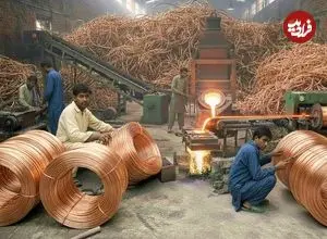 ببینید| چگونه پاکستانی ها ضایعات مسی را بازیافت و به سیم تبدیل می کنند؟