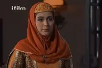 عکس| سفر در زمان؛ ژست «گلنار» سریال گیلدخت در خیابان های تهران؛ سال 1404