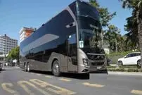 عکس؛ اتوبوس دوطبقه 2025 ولوو، نسل جدید حمل‌ و نقل شهری هوشمند