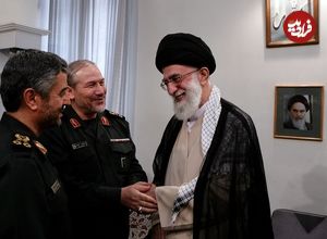 عکس؛ سفر در زمان؛ «سرلشکر صالحی، سلیمی، رحیم صفوی و عزیز جعفری» در بیت رهبری؛ سال 86