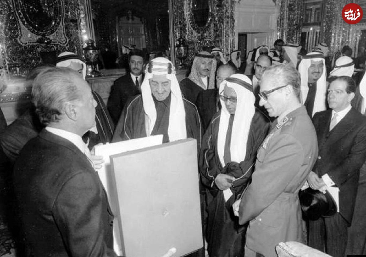 سفر در زمان؛ یادداشت‌های علم، پنجشنبه ۱۳ مهر ۱۳۵۱: پیشنهادی که از طرف ملک فیصل درمورد جزایر سه گانه آوردند