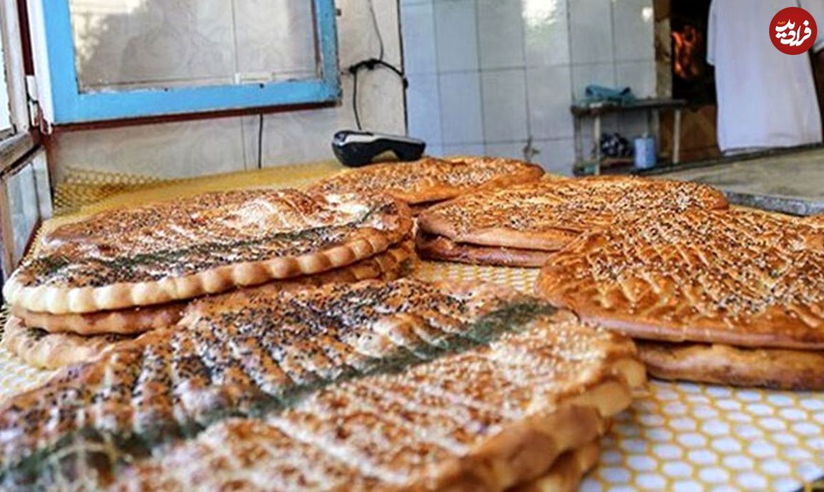 عکس؛ سفر به تاریخ؛ نانفروش شیرازی که پشت بساطش نشسته است؛ بیش از 100 سال قبل