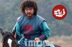 عکس| سفر زمان؛ «هیوبو» در حال امضا دادن به هواداران در کنار زمین فوتبال؛ 5 سال بعد از «جومونگ»