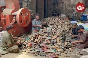 ببینید| مراحل بازیافت دمپایی های قدیمی و تولید دمپایی های جدید در پاکستان