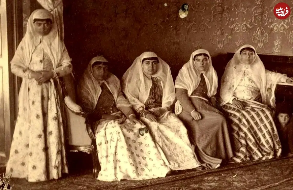 عکس| سفر در زمان؛ «زنان ناصرالدین شاه» در کنار «خواجه‌های آفریقایی» در کرج؛ سال 1262