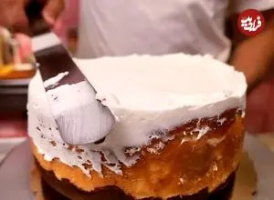 ببینید| غذای خیابانی در آمریکا؛ تهیه چیز کیک موز در نیویورک