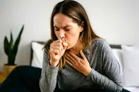 ۷ نوع سرفه و راه‌های تشخیص و درمان هرکدام؛ چه زمانی به پزشک مراجعه کنیم؟