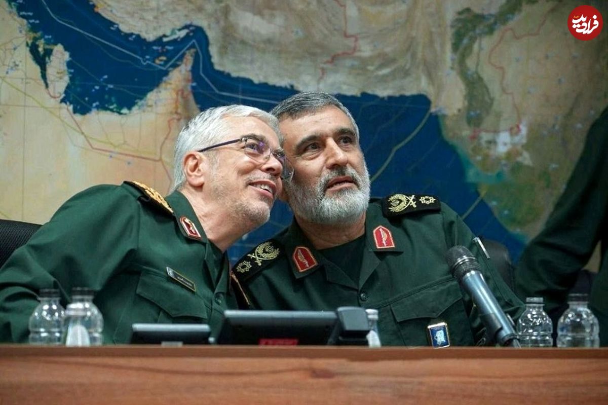 عکس؛ سفر به تاریخ؛ «سردار حاجی زاده و سردار سلیمانی» در کنار «سید حسن نصرالله»