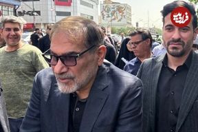 عکس؛ سفر به تاریخ؛ دختر جوان هوادار «شمخانی» در انتخابات ریاست‌جمهوری؛ سال 1380
