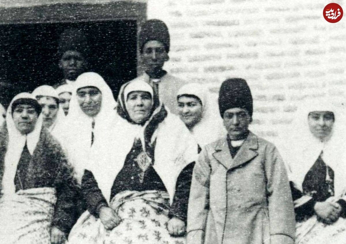 عکس؛ سفر به تاریخ؛ خواجۀ دربار ناصرالدین شاه که با یک «کنیز» کشتی گرفت