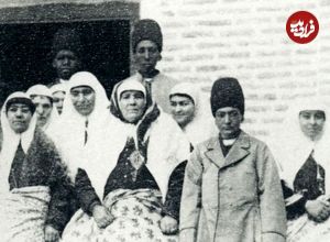 عکس؛ سفر به تاریخ؛ خواجۀ دربار ناصرالدین شاه که با یک «کنیز» کشتی گرفت