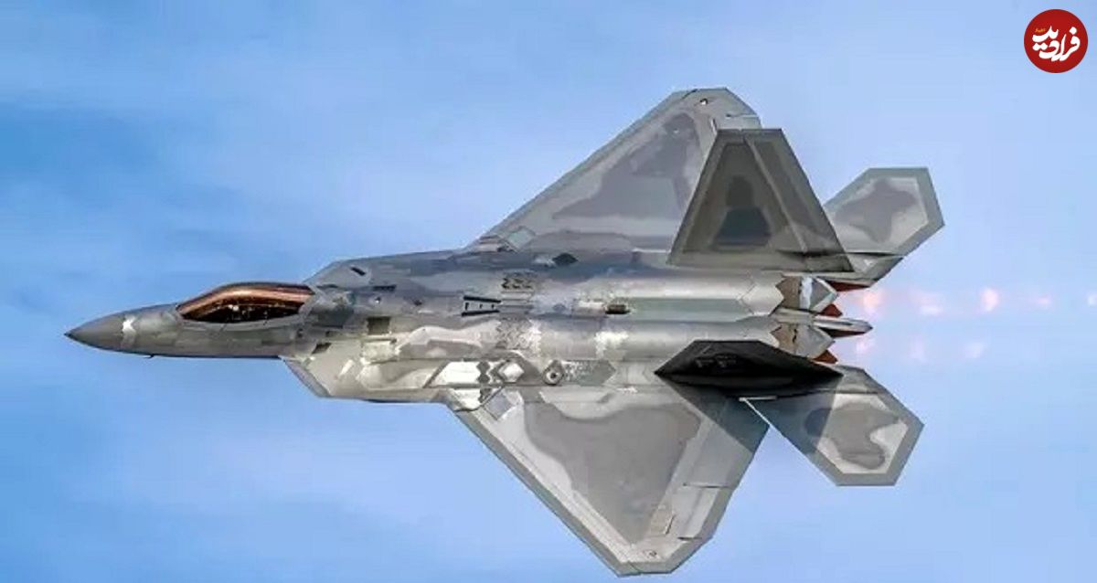 عکس؛ چرا جنگنده F-22 رپتور دارای سایبان طلایی است؟