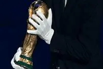 راز دستکش سفیدی که جام جهانی را حمل کرد