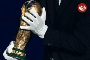 راز دستکش سفیدی که جام جهانی را حمل کرد