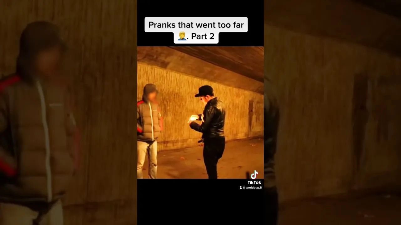 (ویدئو) دوربین مخفی دلقک قاتل؛ کار به اسلحه کشی و التماس دلقک کشید!