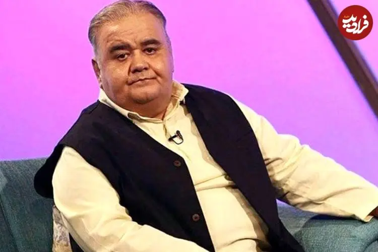 عکس| سفر زمان؛ «اکبر عبدی» با تیپ متفاوت در 39 سالگی و در سقز؛ سال 1378