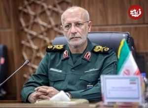 عکس؛ سفر در زمان؛ «سردار غلامرضا محرابی» در کنار همرزمان اش در جبهه؛ دهه 60