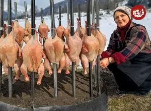 ببینید| غذای روستایی در آذربایجان؛ کباب کردن 20 مرغ روی آتش و در هوای برفی