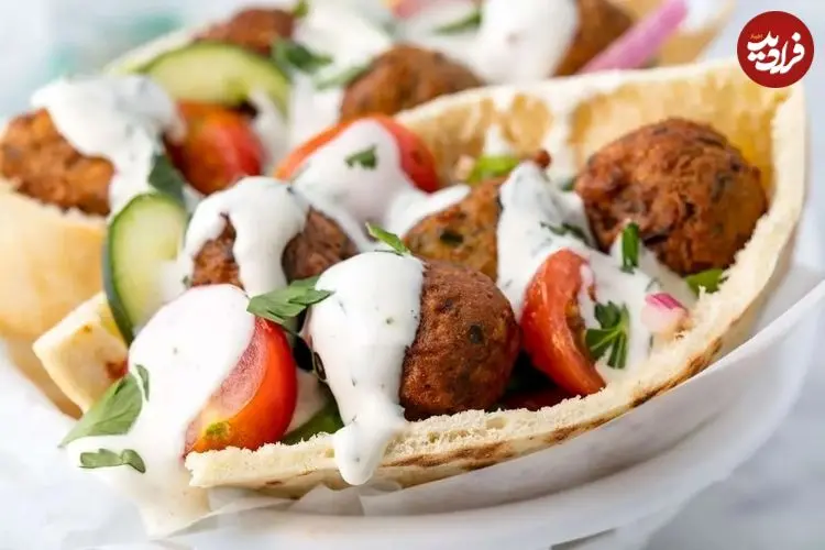 طرز تهیه ساندویچ فلافل سوری با سس مخصوص