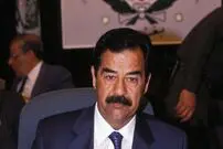 عکس| سفر زمان؛ ژست عاشقانه «صدام و همسر اول اش، ساجده طلفاح»؛ دهه 60