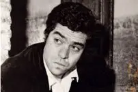 عکس| سفر زمان؛ «بهروز وثوقی» 27 ساله در پشت‌صحنۀ چهارمین فیلمش؛ سال 43