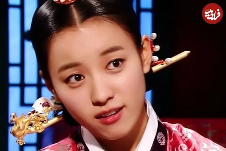 عکس| سفر زمان؛ تیپ و چهرۀ «دونگ‌یی» در فیلم کره‌ای «زیبایی درون»؛ سال 1393