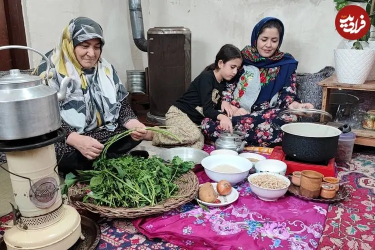 ببینید| غذای روستایی در ایران؛ پخت پلو مخلوط به روش سنتی و در هوای برفی