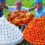 ببینید| غذای روستایی در هند؛ پخت املت با تخم مرغ، هویج و مرغ در طبیعت روستا