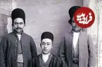 عکس| سفر به ایران قدیم؛ جوان ایرانی دوران قاجار با مدل موی عجیب در حال نگاه کردن در آینه