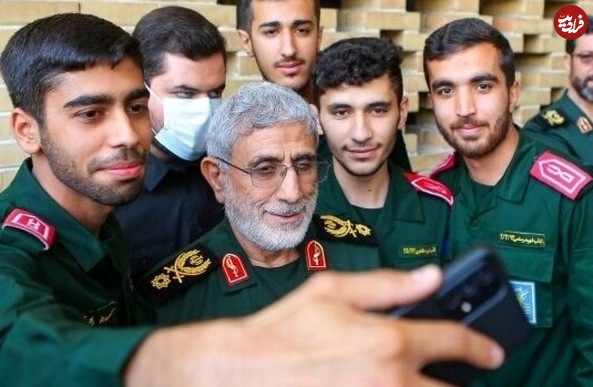 عکس؛ سفر به تاریخ؛ «سردار قاآنی» در بیمارستان بعد از مجروحیت در جبهه؛ دهۀ 60