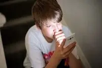 برای سلامت روان کودکان در شرایط بحرانی چه کارهایی می‌توان انجام داد؟