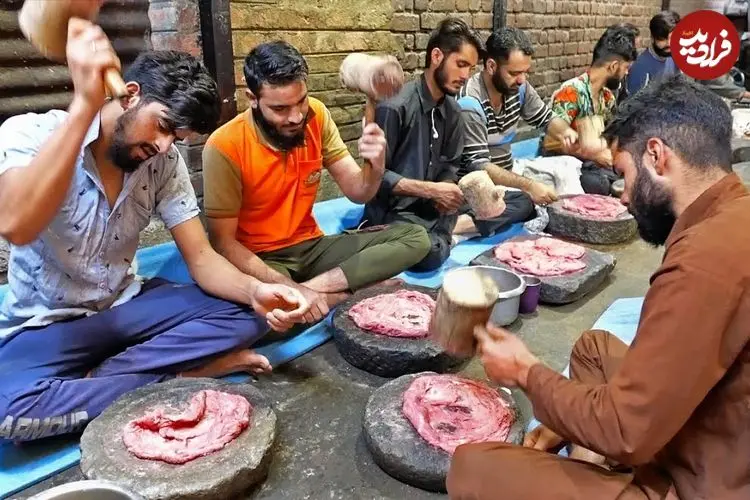 ببینید| غذای خیابانی در هند؛ پخت کوفته گوشت کشمیری به روش سنتی در سرینگر