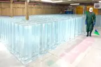 (ویدئو) ببینید ژاپنی ها در چه فرآیند جالبی یخ های بزرگ را در کارخانه تولید می کنند