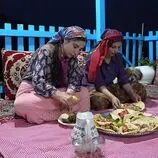 ببینید| غذای روستایی در ایران؛ پخت ران بره و نان تافتون در طبیعت کوهستانی روستا
