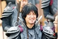 عکس| سفر زمان؛ «رئیس دزدان دریایی» (سریال جومونگ) در روز عروسی با لباس سنتی در کنار همسرش