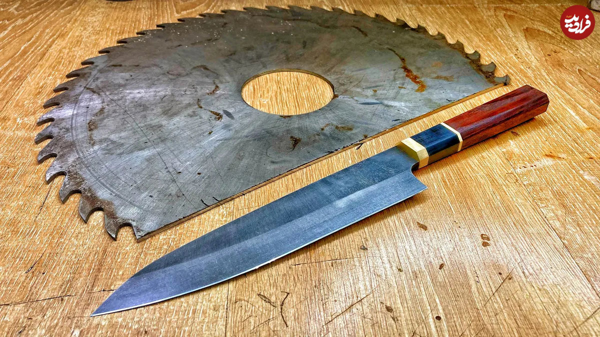 (ویدئو) فرآیند درست کردن یک چاقوی آشپزخانه ژاپنی با تیغ اره 