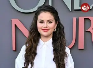 عکس| سفر در زمان؛ «سلنا گومز» در 16 سالگی و در حال قدم زدن در لس آنجلس؛ سال 1386