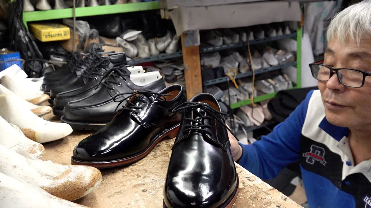 (ویدئو) فرآیند ساخت کفش های چرمی زیبا در کارگاهی با 68 سال سابقه در کره 
